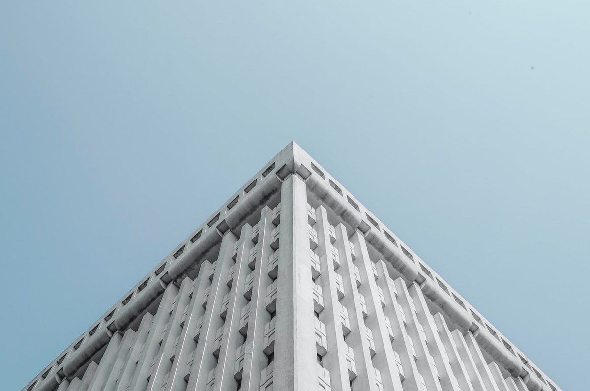 乐鱼网站-拉奥斯:若纳坦·塔放倒姆巴佩应吃红牌,裁判的决定让人难以理解